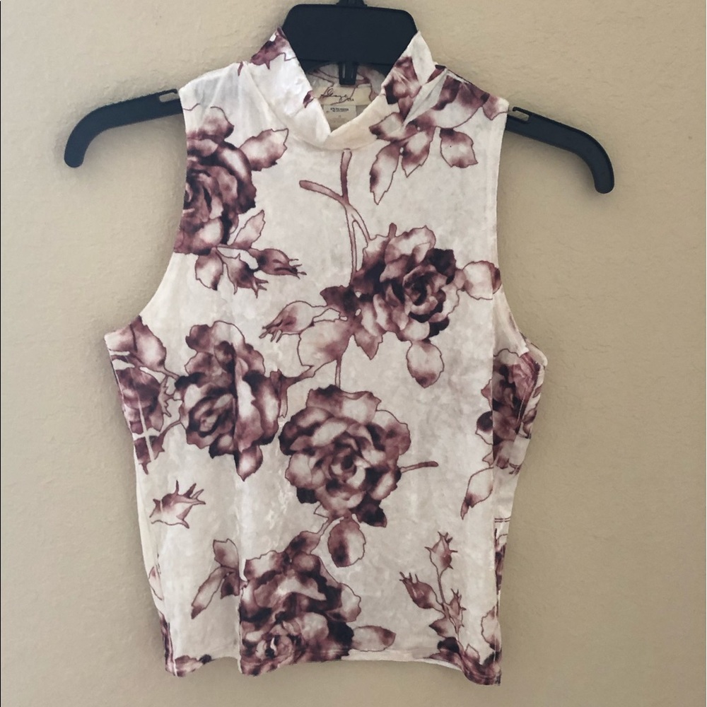 Gaze velvet feel crop top with flowers Medium